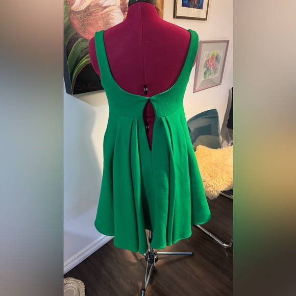 Milly Green Mid-Length Dress - With pockets! - Picture 4 of 8